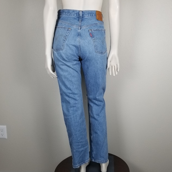 Levi's 501 Original Fit Rigid Denim Jeans in Athens Crown Medium Wash Size 28x30 - Picture 9 of 16